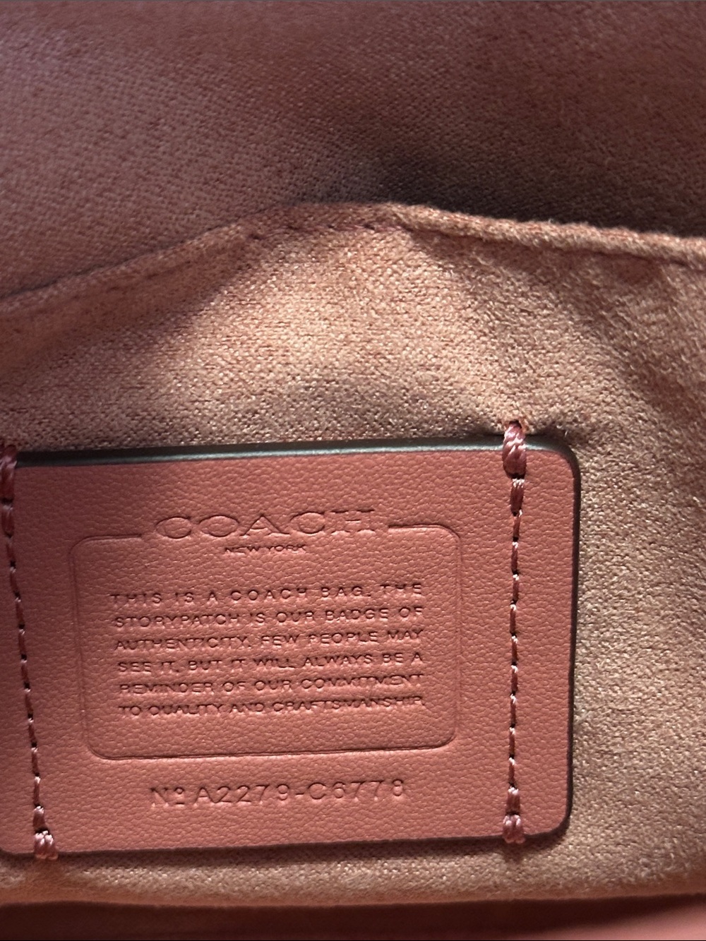 Coach mini pink pepper purse - Picture 13 of 16
